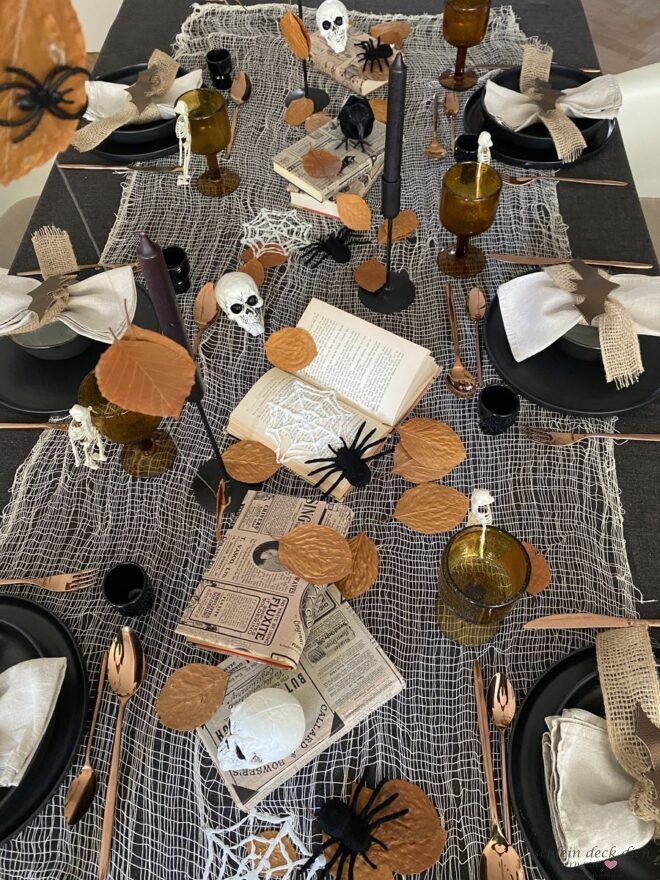 Halloween Tafel in herbstlichen Bronzetönen