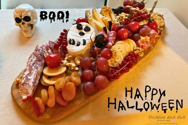 Käse- und Wurstbrett für Halloween